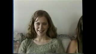 Brunette красотка меорад, ки вай тӯҳфаи волосатую киску дар мазза аз худ беҳтарин дӯстдухтари