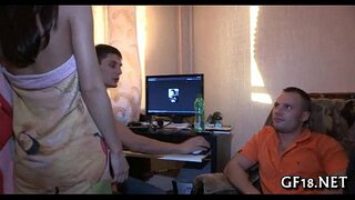 Хеле зебо аст духтари наврас ба маблағи саратон